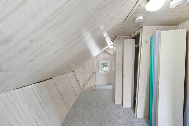 Building Photo - 408 River Ln