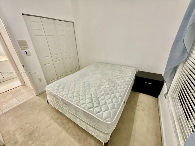 Building Photo - 5628 NW 113th Ave