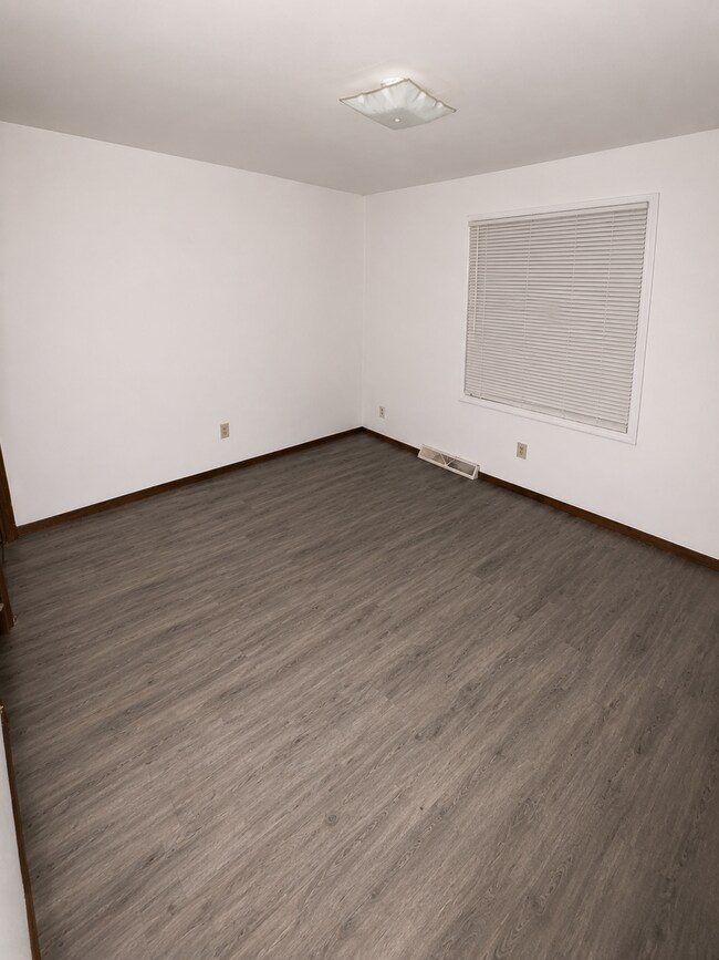 Building Photo - 2627 W Becher St