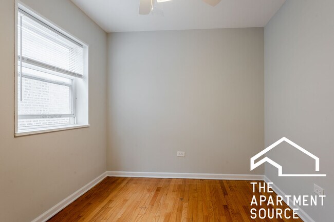 Building Photo - 6535 N Mozart St