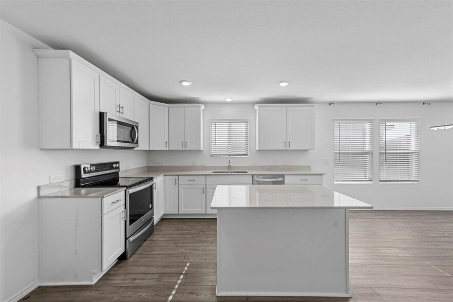 Building Photo - 2008 Vlg Crk Ln