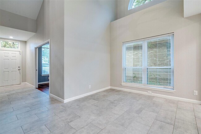 Building Photo - 10803 Sans Souci Pl