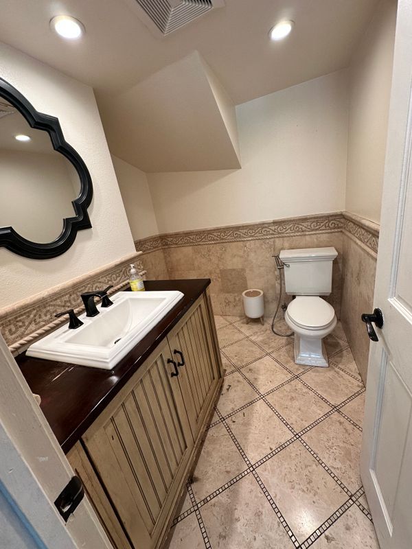 Building Photo - 5728 Ridgebrook Dr