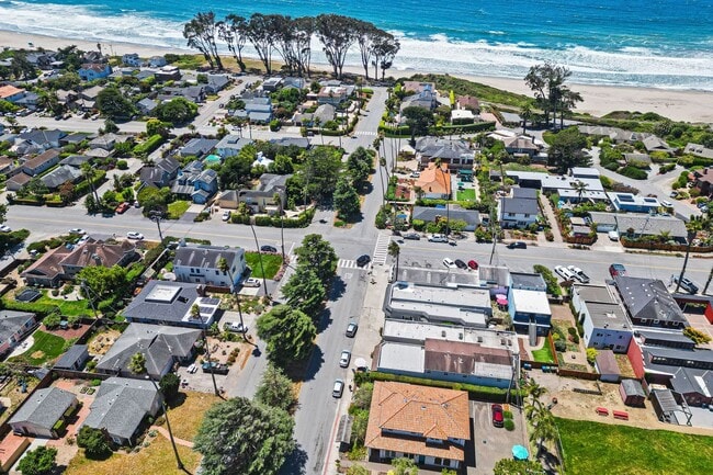 Building Photo - 308A Estrella Ave