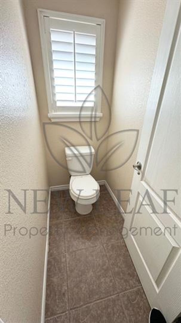 Building Photo - Beautiful 4 bedroom on LARGE private lot in PHELAN