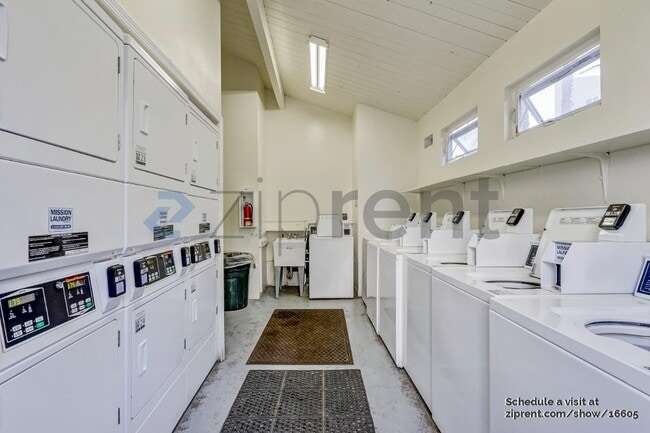 Building Photo - 1680 Laguna St