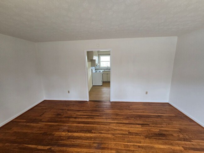 Building Photo - DUPLEX - 2 BR in Prince George County