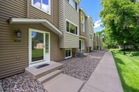 Building Photo - 304 Pondridge Cir