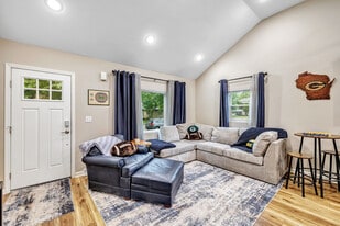 Building Photo - 1738 11th Ave