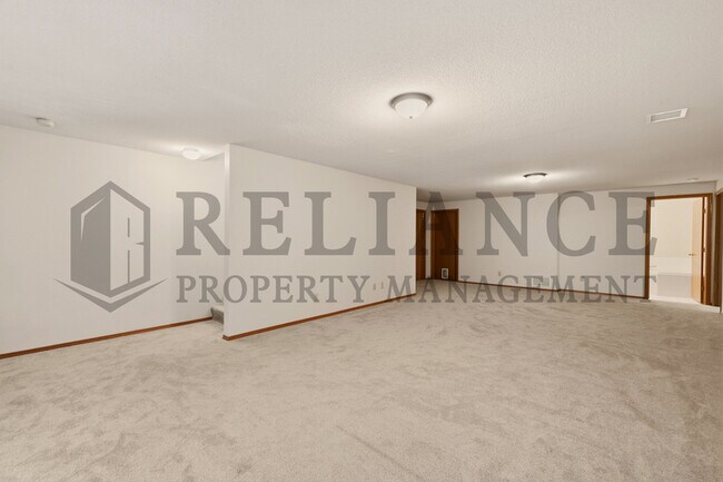 Building Photo - 7402 E 35th St N