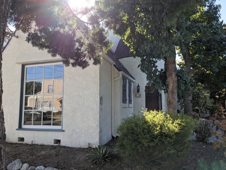 Building Photo - 239 Orizaba Ave