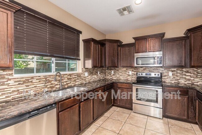 Building Photo - 7510 S 27th Way