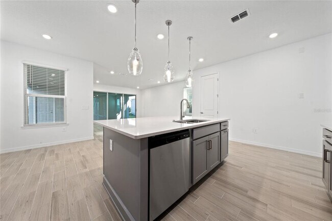 Building Photo - 5148 Goldfinch Dr