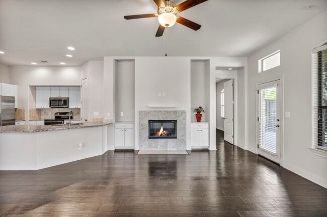 Building Photo - 307 Enclave Cir
