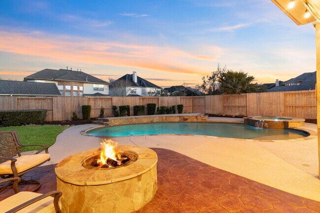 Building Photo - 2822 Taylorcrest