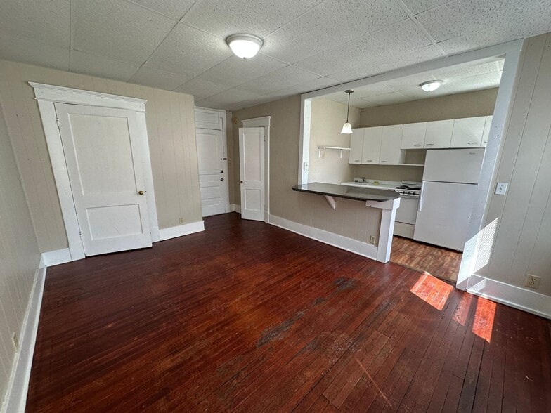 Building Photo - Karlton Apartments