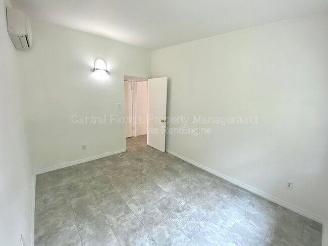 Building Photo - 4030 Corrine Dr