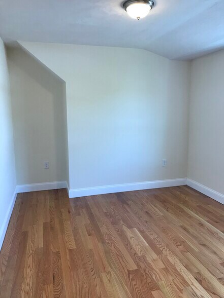 Building Photo - 146-148 Alma