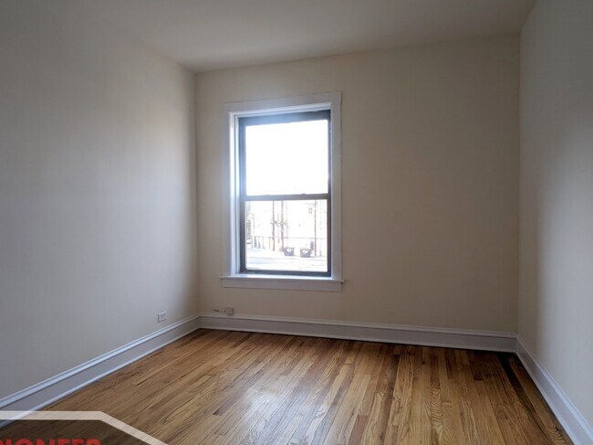 Building Photo - 2651 N Spaulding Ave