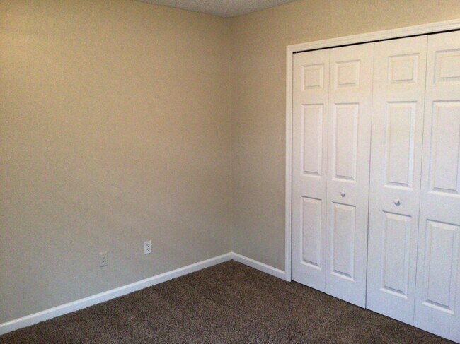 Building Photo - 9213 Prosperity Lake Dr