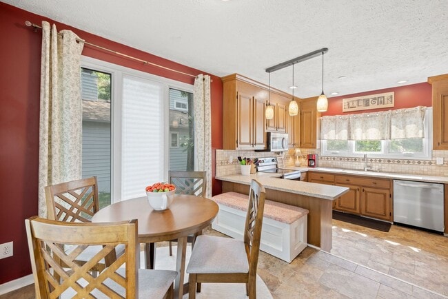 Building Photo - 3 Bedroom Home in Mechanicsville ***Availa...
