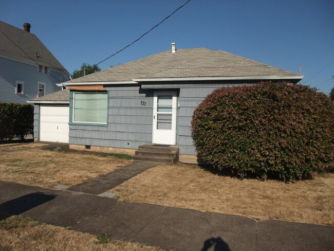 Primary Photo - Clean 2 bedroom home with a garage only 1 ...