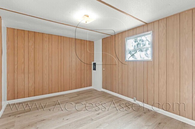 Building Photo - Affordable 2 Bedroom with Yard Space & Functional Layout