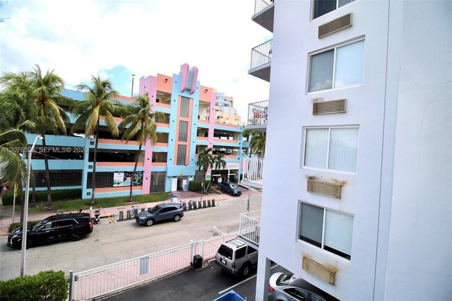 Building Photo - 1255 Collins Ave