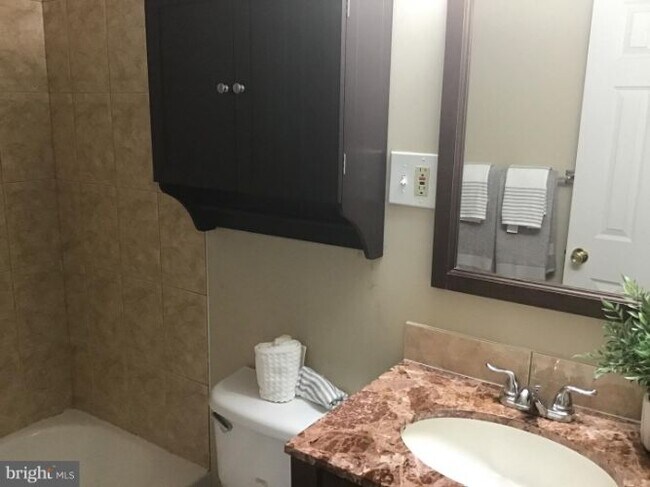 Building Photo - 4381 Americana Dr