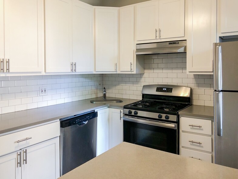 Primary Photo - 1458 W Grace St