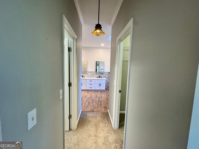 Building Photo - 535 Cardinal Cir E