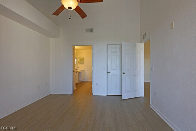 Building Photo - 9005 Colby Dr