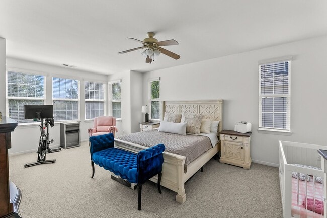 Building Photo - 4 Bedroom Home in the Beautiful Bridgeport Community!