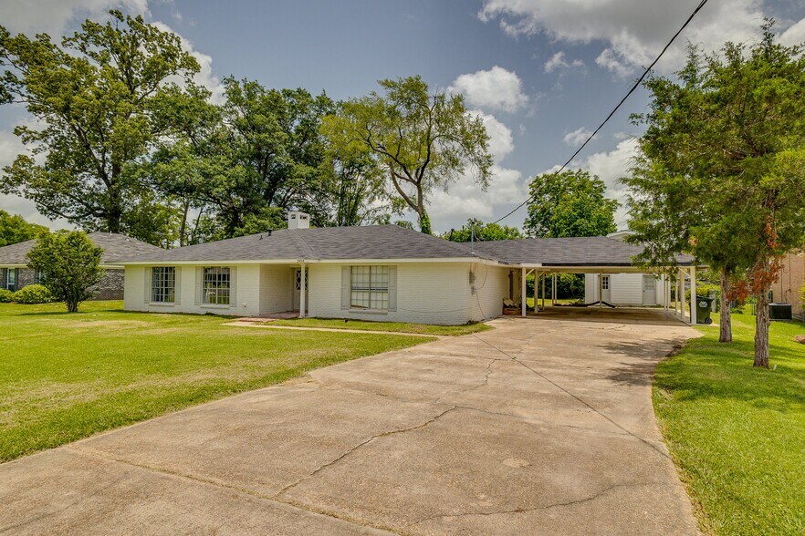 Building Photo - 2408 Katherine Dr