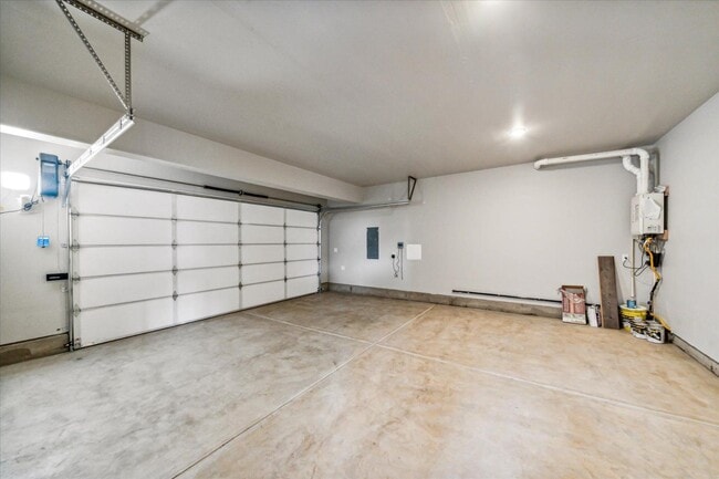 Building Photo - 11208 Apple Ln