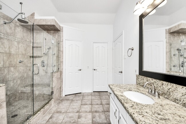 Building Photo - 3014 Northshire Ct