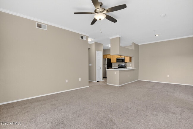 Building Photo - 5401 E Van Buren St