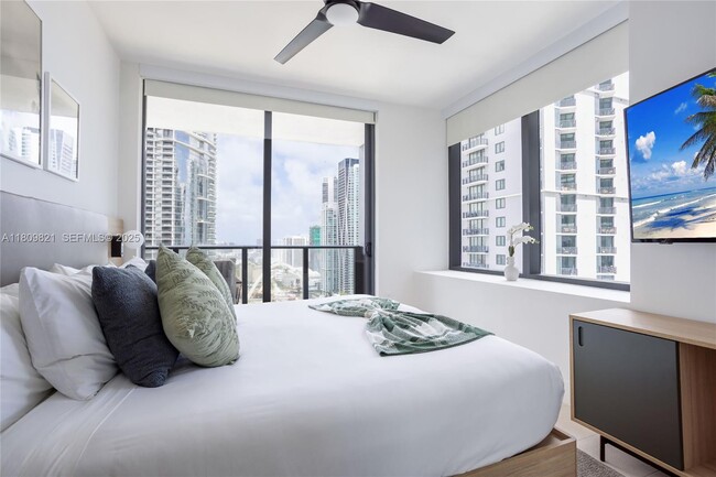 Building Photo - 159 NE 6th St