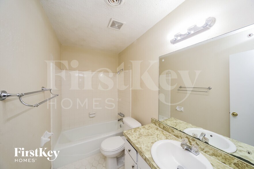 Building Photo - 1374 Greenland Rd