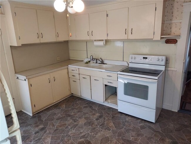 Building Photo - 53 Butler Ave