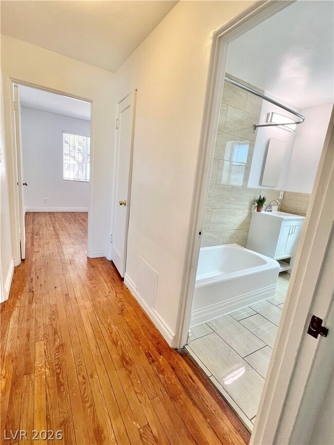 Building Photo - 2300 Santa Clara Dr
