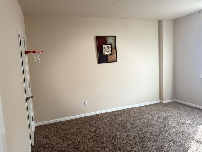 Building Photo - 615 Seminole Canyon Dr