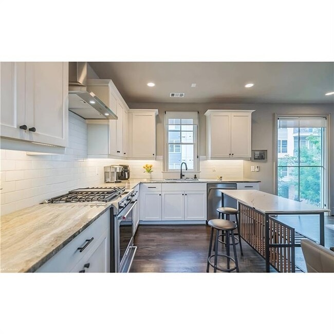 Building Photo - 26 Bass St SE