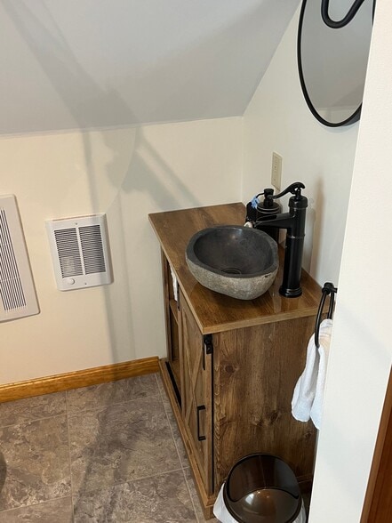 Building Photo - 456 Main St