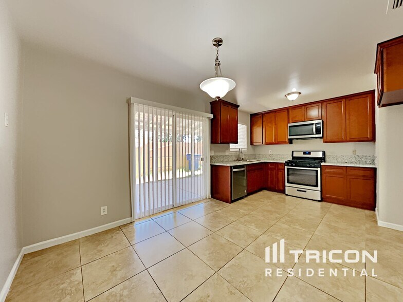 Building Photo - 7827 Charmette Way