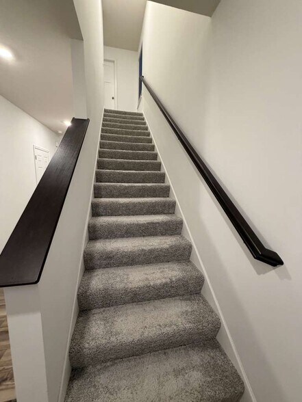 Building Photo - 10604 Heron Ave S