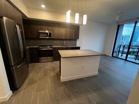 Building Photo - 162 NE 23rd St