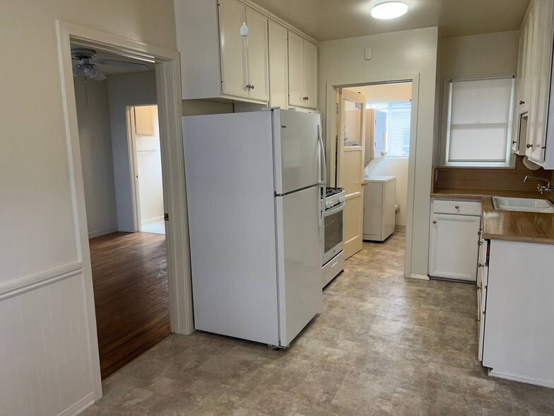 Kitchen - 519 S 7th St