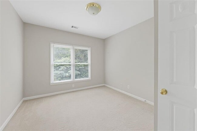 Building Photo - 940 Southfield Ln