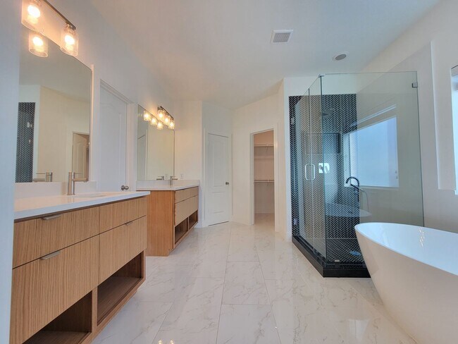 Building Photo - 405 Darkwoods Dr